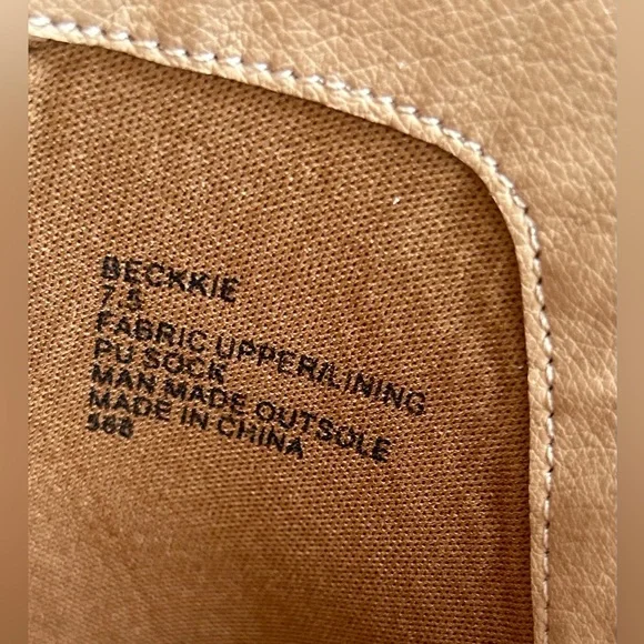 Madden Girl Beckkie Camel Brown Suede Peep Toe Heels Ankle Booties in Size 7.5 - Picture 9 of 9